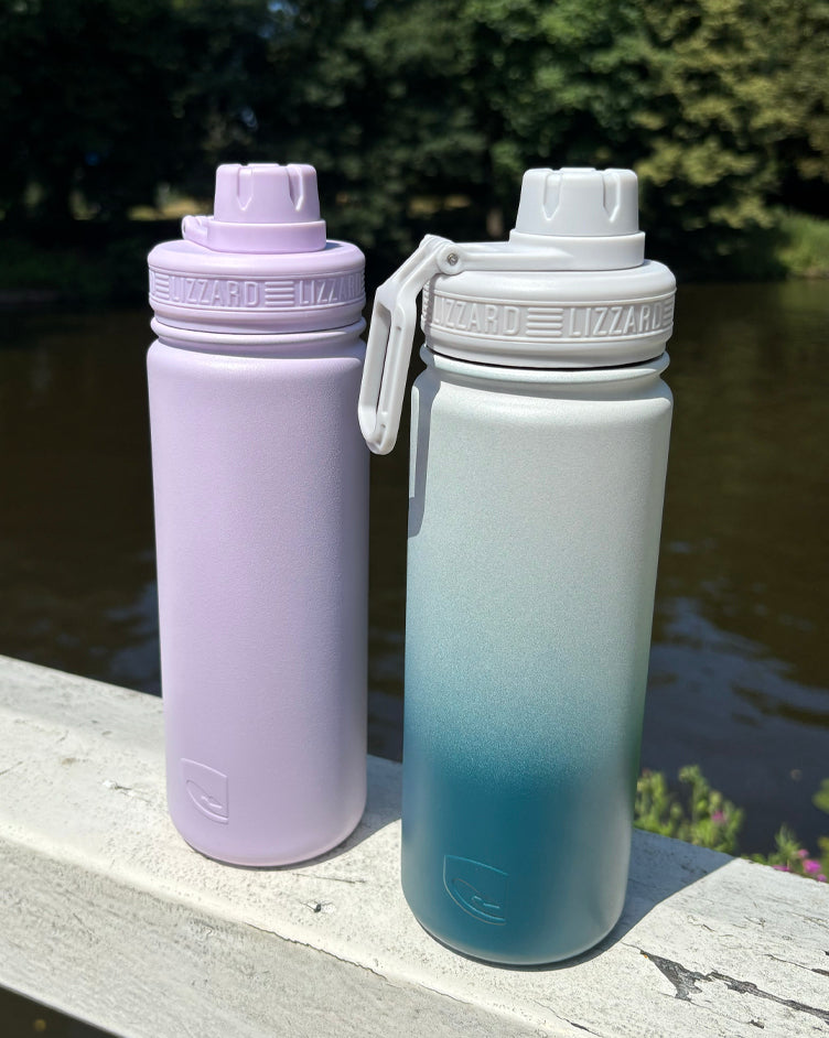 Lizzard 530ml flasks in lavender and green ombre, lifestyle photo